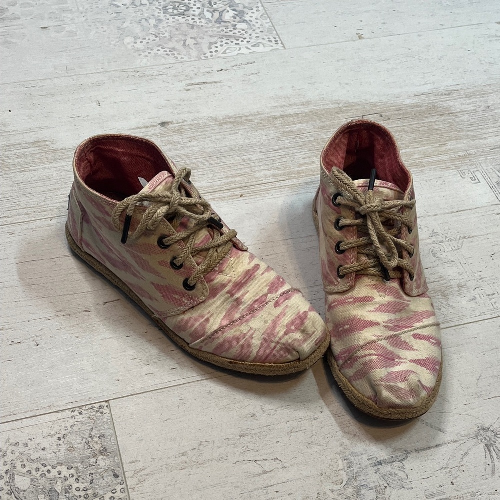 TOMS Pink and Cream Lace-Up Espadrille Shoes Size 6.5